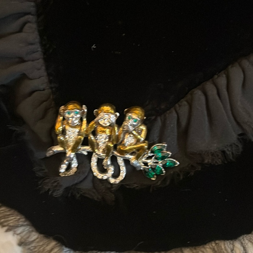 Vintage See No Evil, Hear No Evil theme monkey brooch.  Very nice condition.